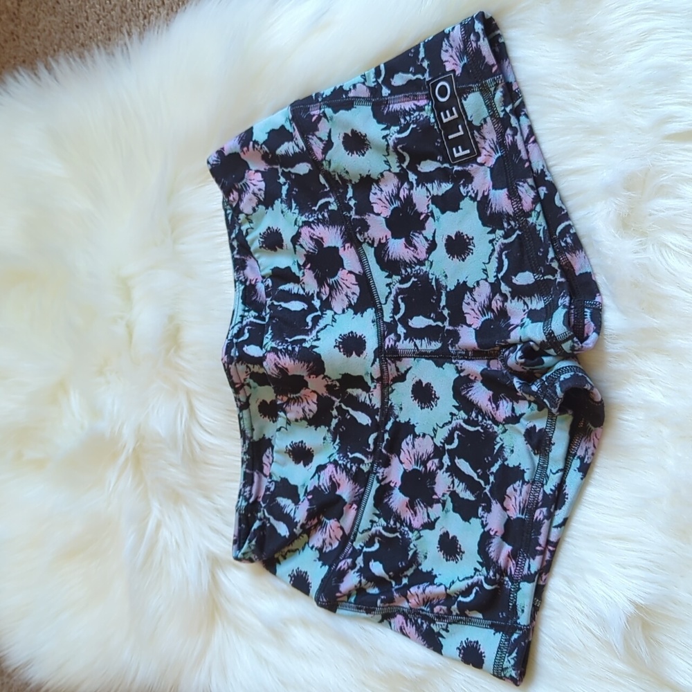 Fleo | 3.25 Contour Shorts